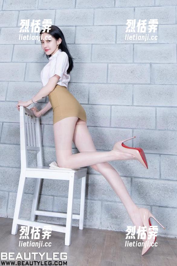 Beautyleg-小雪 Beautyleg - 小雪体操服写真作品:运动魅力与性感碰撞的绝美瞬间。