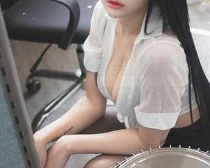 最新美照！Bomi(普美)泳池资源，脑海里全是水波荡漾的画面！