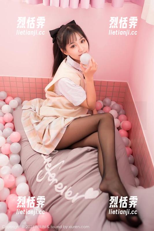 Feilin嗲囡囡-艾静香 Feilin嗲囡囡 - 从平淡到惊艳:艾静香无圣光奶牛图包的奇妙旅程!
