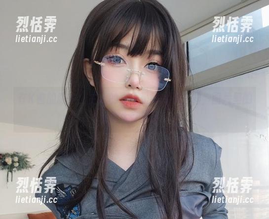 在K酱的眼中，主人的女仆是如此不一样，图片里的感觉太奇妙了！