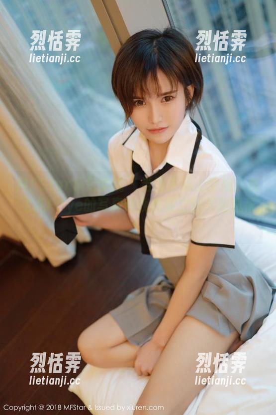 MFStar模范学院-刘飞儿Faye MFStar模范学院 - 当博主遇上空姐:刘飞儿Faye的写真让我想要立刻买张机票!