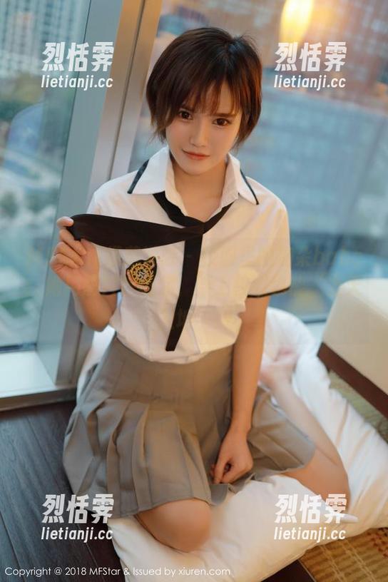 MFStar模范学院-加朵babe MFStar模范学院 - 校服里的加朵babe:她用图片告诉你,穿上校服也能‘上天入地’!