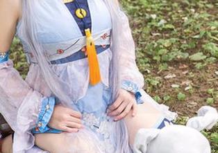 TouTiao头条女神 – 郭忆然在线：她的套装让我联想到那场梦，咋会这么美？