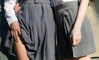 UGirls尤果网 – 双马尾来袭！一只香蕉船最新原图，直击我心，难以抗拒！