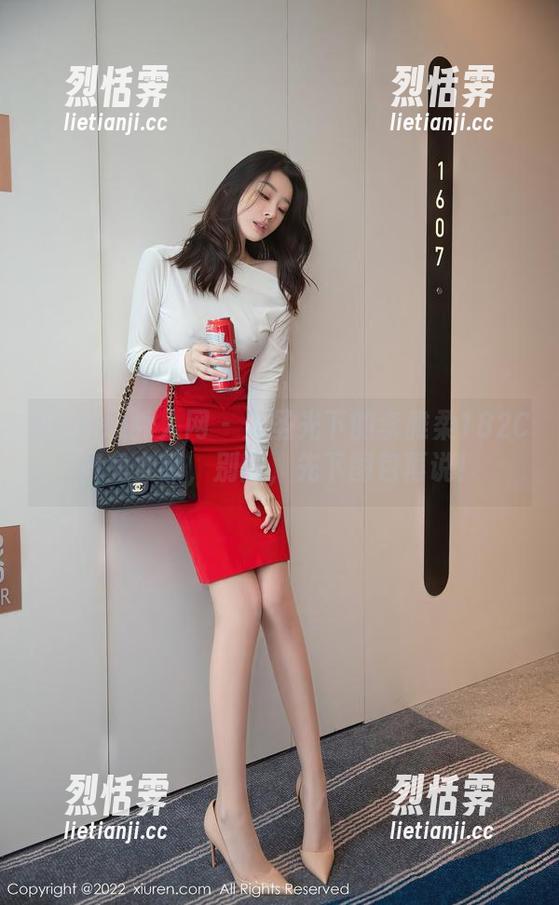 Xiuren秀人网-李雅柔182CM Xiuren秀人网 - 无圣光下的李雅柔182CM兔女郎,别问,先下图包再说!