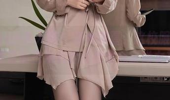 Xiuren秀人网 – 清水美嘉：这校服美图，简直能把所有学妹都变成时尚女神！