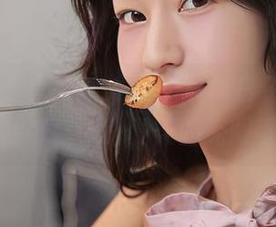 Xiuren秀人网 – 短裤季节！白芷yy私房图片带你领略夏天的无限可能