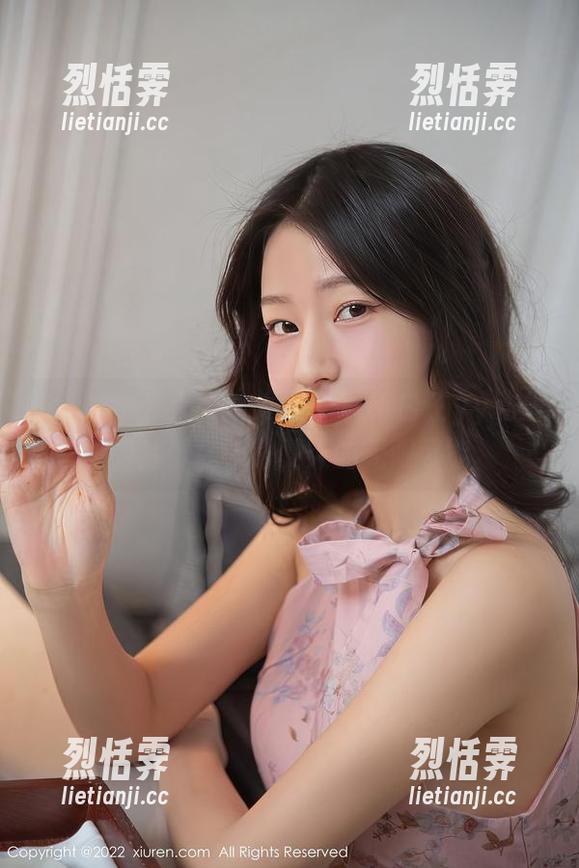 Xiuren秀人网 - 短裤季节！白芷yy私房图片带你领略夏天的无限可能