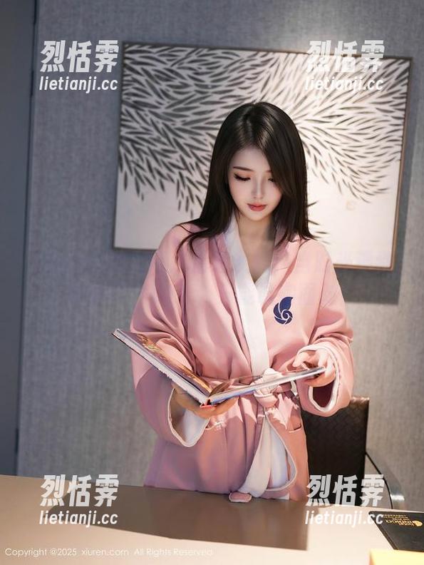 Xiuren秀人网 - 全套灰丝：当时光遇到陈雅漫VICKY，只能诚实面对！