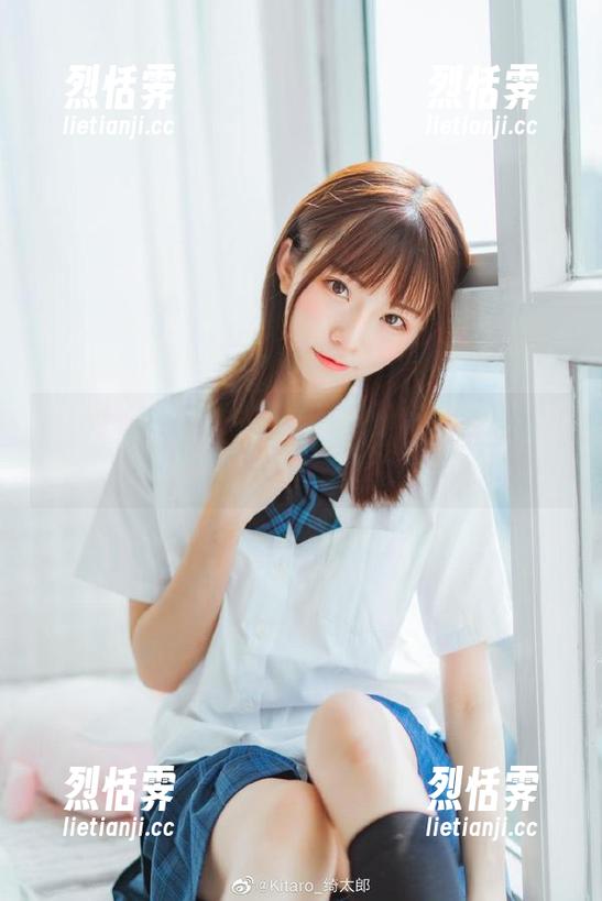kitaro绮太郎 kitaro绮太郎的甜心写真:像吃了蜜糖的可爱,让人心动!