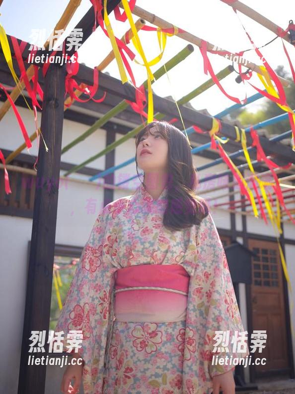 wuyo(우요)的镂空图包，私房味道满满，有点小心跳的感觉哦！