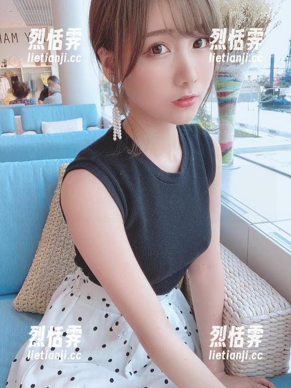 けん研兔女郎写真：我觉得，眼前的一切都变得柔软了，像在云朵上行走。