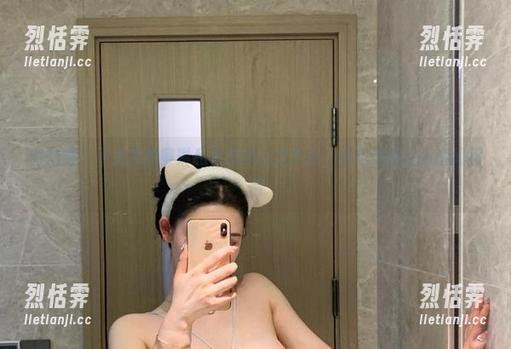 微密圈 - 不爱笑的赛琳私有浪漫公之于众，精选美图让人瞬间移情