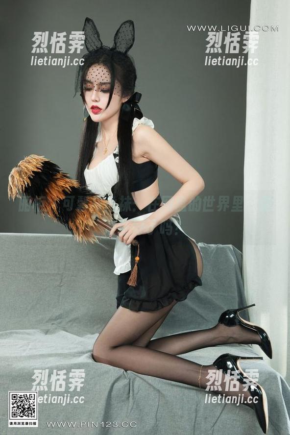 丽柜 - 可馨与丝袜：在网盘的世界里，你准备好了吗？