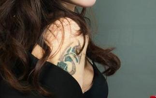 丽柜 – 文静的职女写真：原图曝光！职场也能这么玩？！