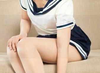 丽柜 – 这就是王炜炜的红裙套图，我感觉我快要被这裙子吸走了，果然是个‘裙’子吸引力！