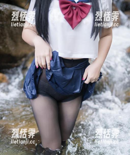 你烨烨 在图库里探寻你烨烨的白旗袍,资源乐趣多多,快让我们看看!