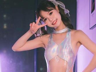 白衬衫里的千反田鹿子，感觉有种魔力，cos图册简直太魅惑了吧！