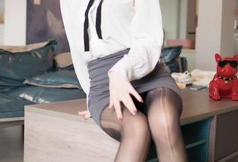 嗲囡囡 – SiByl李思宁更新图集：肉丝之美，谁能拒绝这样的诱惑？
