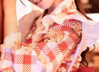 嗲囡囡 – yumi黄奕清的图包：私房礼服与那些不经意的瞬间