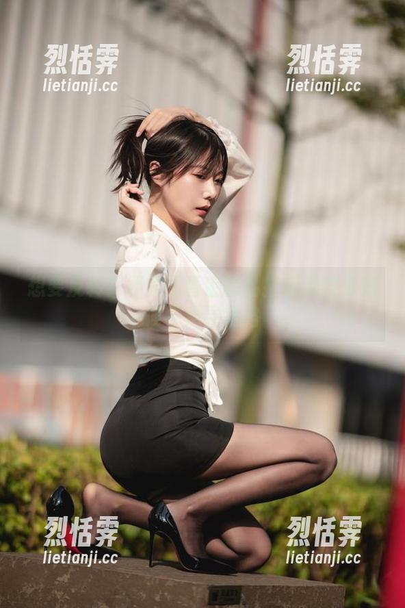 坏露露香宝 想要反转?坏露露香宝的私拍眼镜教你如何不走寻常路