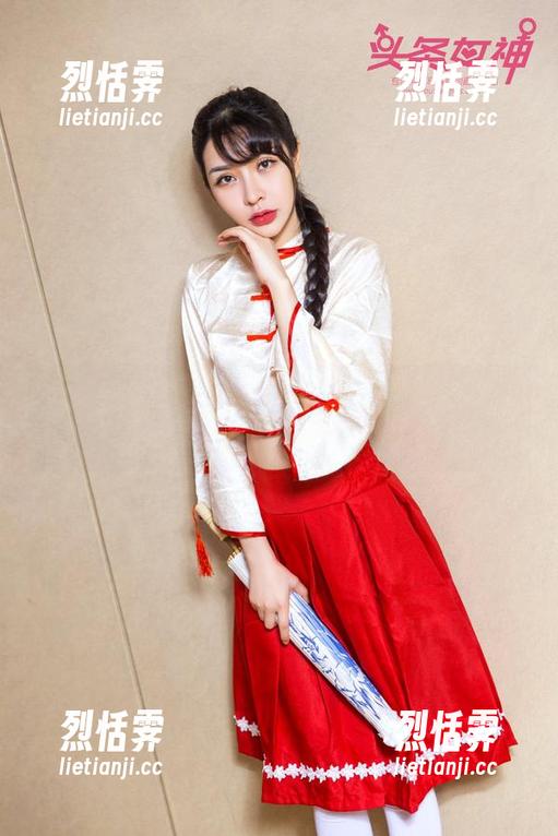 头条女神-李媛媛 头条女神 - 美图看不停!李媛媛的JK分享,心动的瞬间都在这儿了!