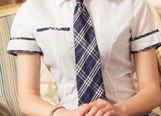 头条女神 – 樊安妮短裙合集：谁还敢说短裙不适合上班？霸气侧漏！