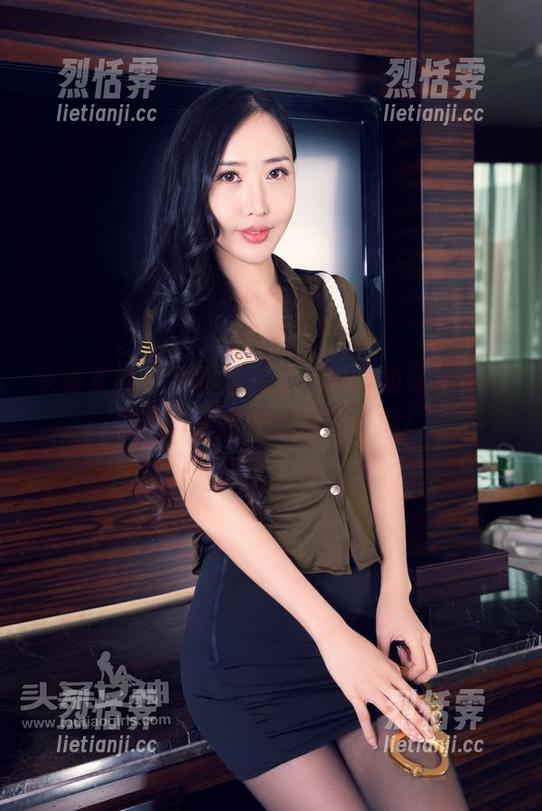 头条女神 - 别再犹豫了，琳琳的美足等你发现！网盘作品随时可取！