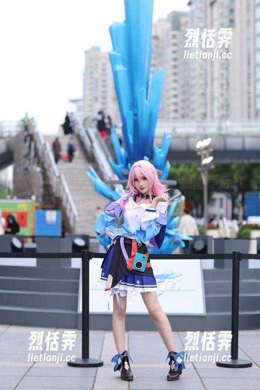 妖君白研办公室在线大揭秘，原图背后的故事你知道多少？