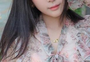 在办公室，姜仁卿(강인경)的作品让我忍不住多看几眼，那种感觉…