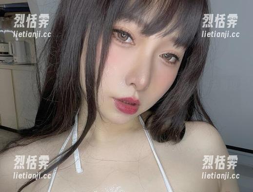 小泉学姐吖 说真的,小泉学姐吖的夏日高清写真居然让我想去海边了,脑补太多。