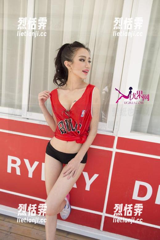 尤果网 - 李思宁的女仆写真，壁纸也可以如此撩人，不信你来瞧！