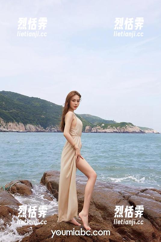尤蜜荟 - 制服福利时间：周波儿带你进入她的‘工作空间’！