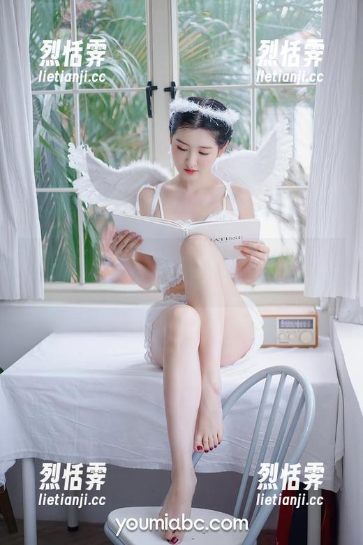 尤蜜荟 - 重口味的温柔，月音瞳的粉色作品集下载在等你！