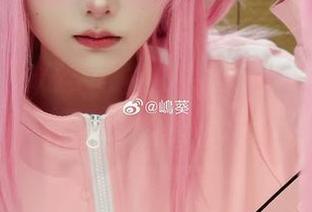 嶋葵的康娜酱美图实在太撩了，我只想说，图包里的温柔真让人着迷。