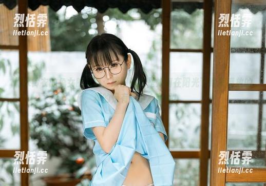 幼水铃衣的兔女郎写真：原图说她是如何在阳光下绝美盛放的，真的是有点小心动呢！