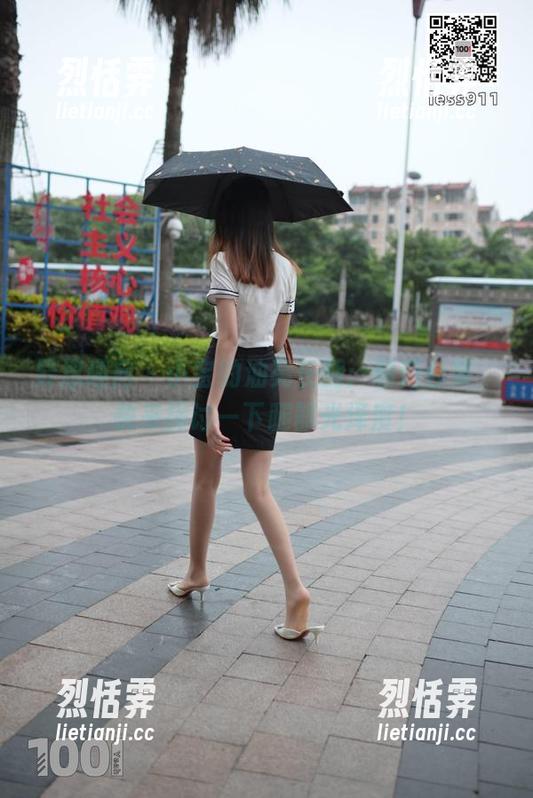 异思趣向-小宝 异思趣向 - 小宝的油亮长腿:精选合集,快来探讨一下腿部光泽度!
