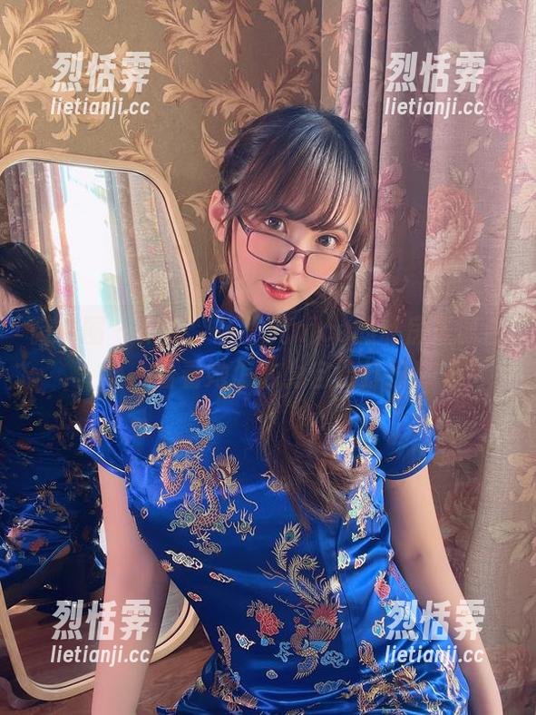张思允nice 微密圈 - 来吧,张思允nice的私房圣诞合集,看看她怎么为自己打扮!