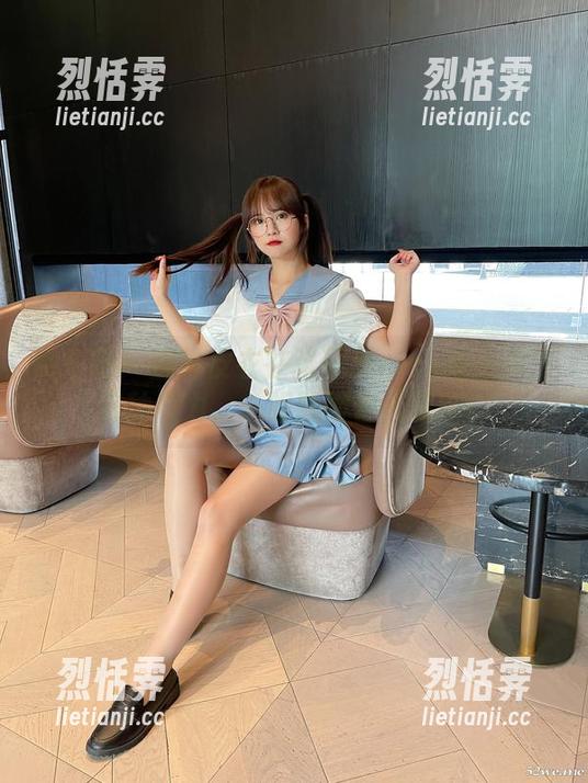 微密圈 - 那件皮衣在张思允nice身上竟然有种魔力，一眼就被套图吸引！