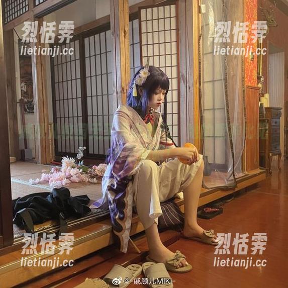 戚顾儿 戚顾儿校园无圣光奇遇记:她的眼神比阳光更刺眼!