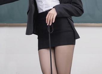 团囵新娘挖掘新大陆——高清图集，抖娘利世告诉你：婚纱也能穿出逗趣风！
