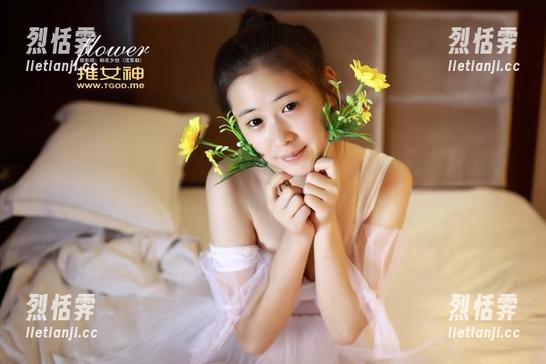 推女神 - 美图与纯白奇遇：张雨涵的写真让人一秒陷入幻想！
