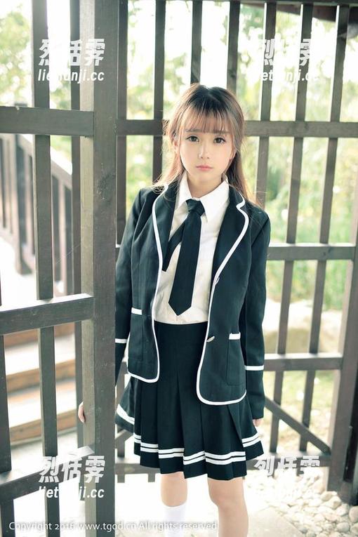 推女神 - 原图探秘：莫雅淇在浴室里的每一个瞬间都太吸引了