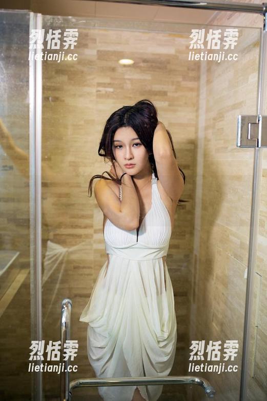 推女郎 - 这不是普通的写真，看看木婉晴和她的无圣光长腿搭档！