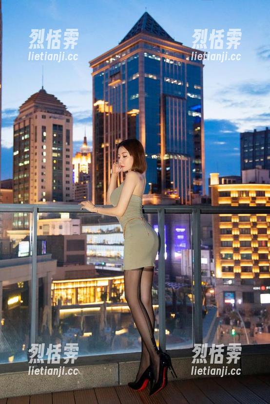 果儿Victoria 微密圈 - 粉色诱惑:果儿Victoria写真合集,心动的信号是不是太强烈?