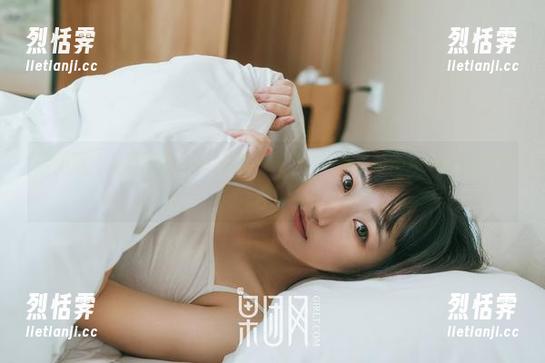 果团网-松果儿 果团网 - 探索松果儿JK图集:精选其中那些你不知道的幽默背后!