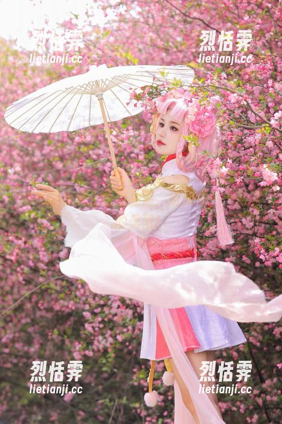 当桃暖酱遇上西域皇后，结果是……满满的美图！