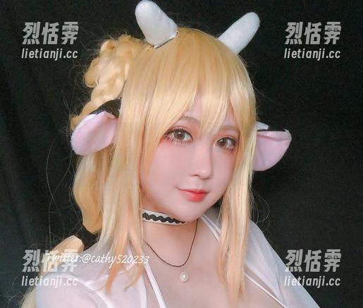 椒妮佐仁 连体衣,椒妮佐仁,写真资源?我说,这组合真是怪怪的,但又特别吸引人。