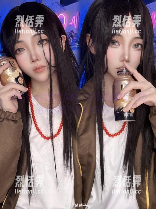楚楚子w 楚楚子w的镂空风情,原图里竟然藏了这么多故事?我太好奇了。
