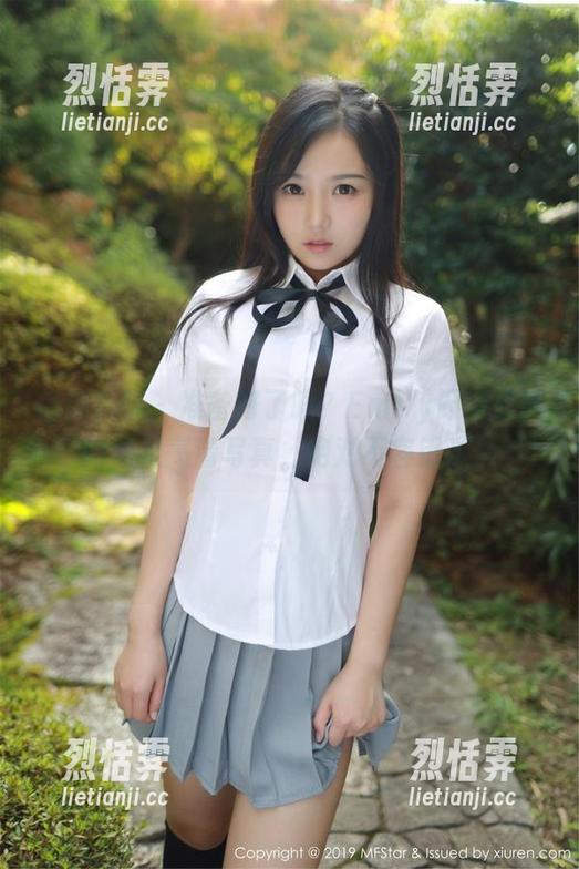模范学院-Emily顾奈奈酱 模范学院 - 准备好了吗?Emily顾奈奈酱的裸足高清写真,绝对不容错过!